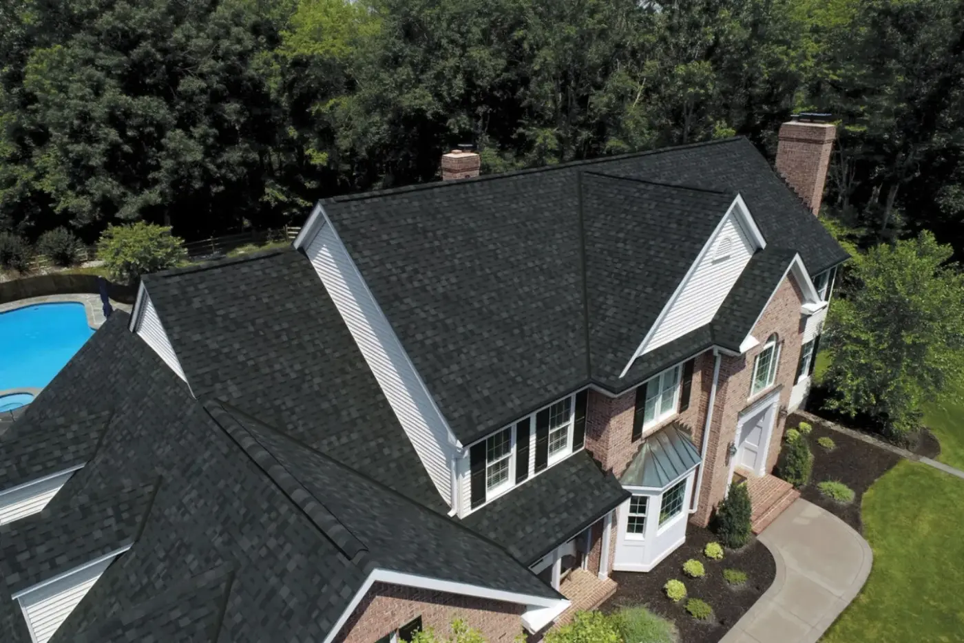 IKO Dynasty shingles in Granite Black, IKO product photography