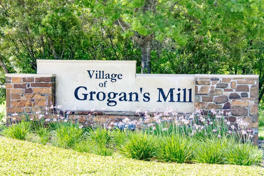 Village of Grogan's Mill entrance monument in The Woodlands